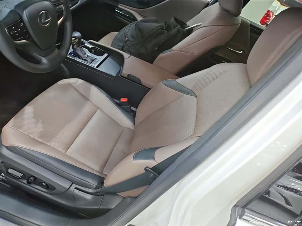 Lexus ES, 2024 15