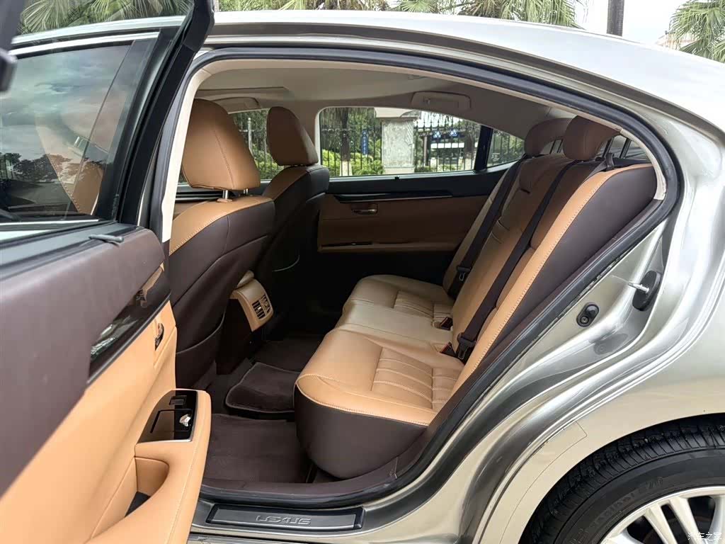 Lexus ES, 2018 все фото