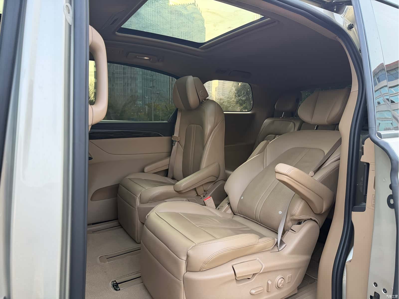 Buick GL8, 2017 6