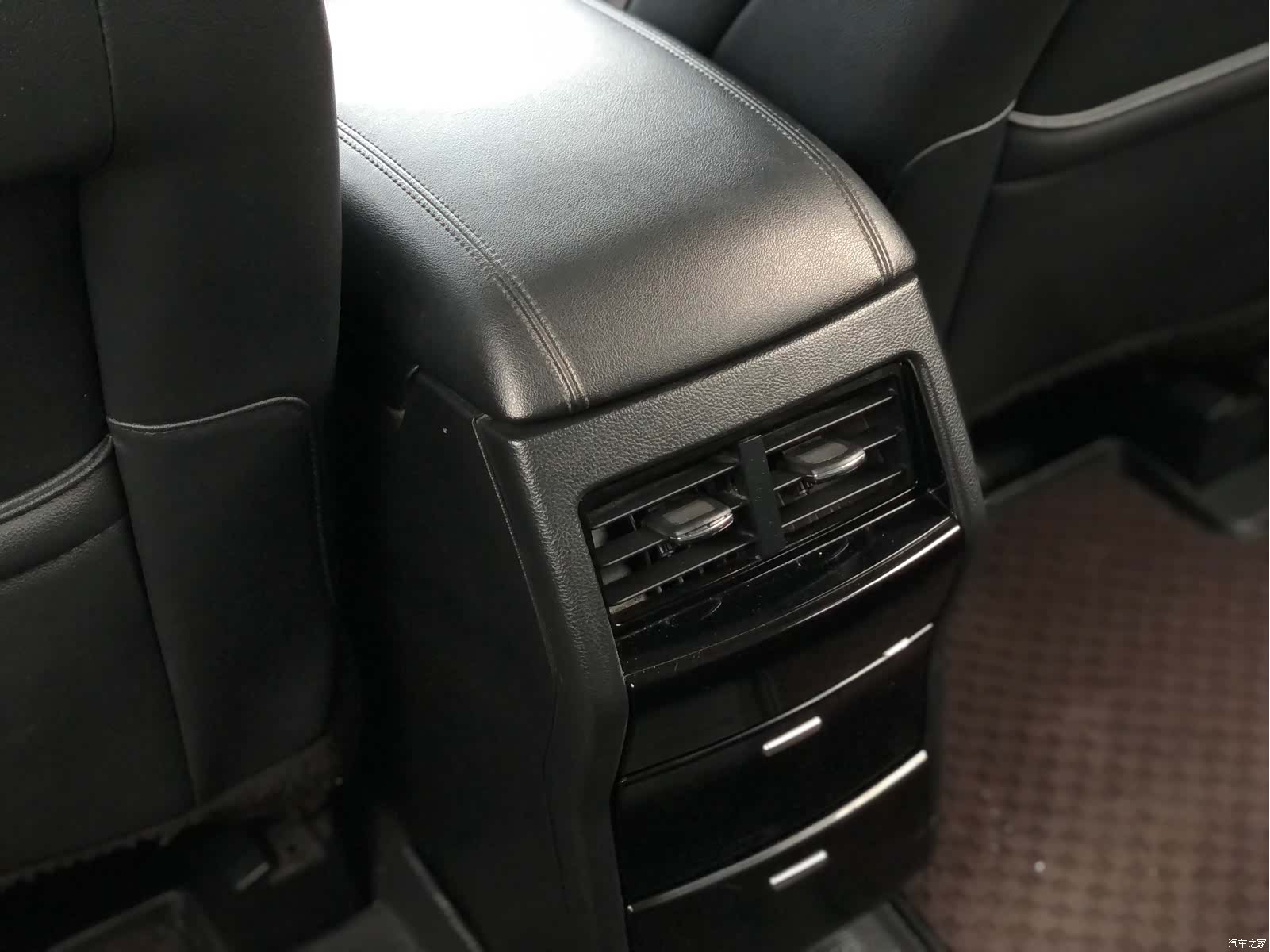 Ford Edge, 2018 18