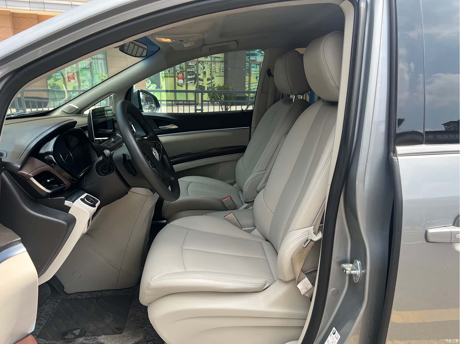 Buick GL8, 2022 8