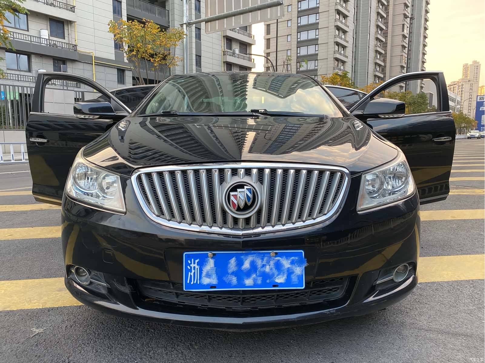 Buick LaCrosse, 2011 1