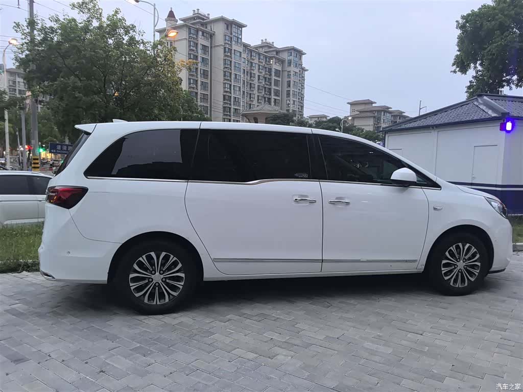 Buick GL8, 2022 21
