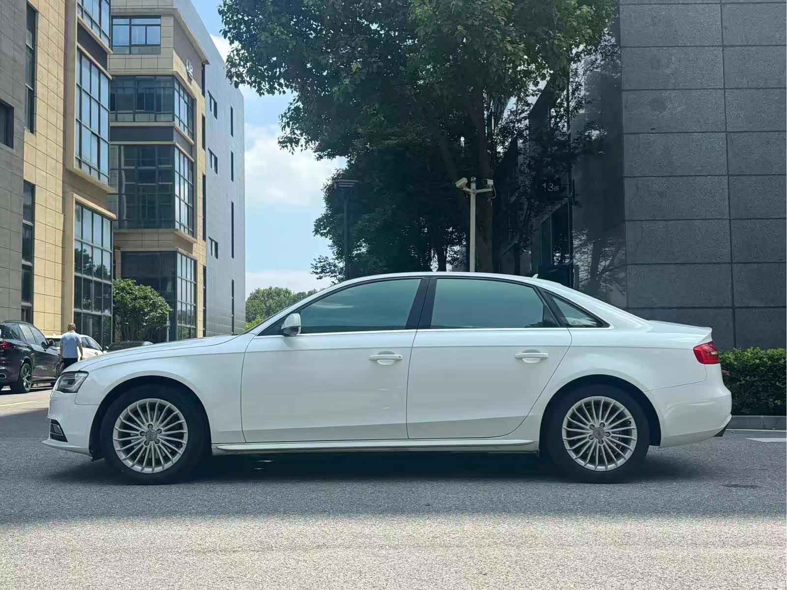 Audi A4L, 2012 3