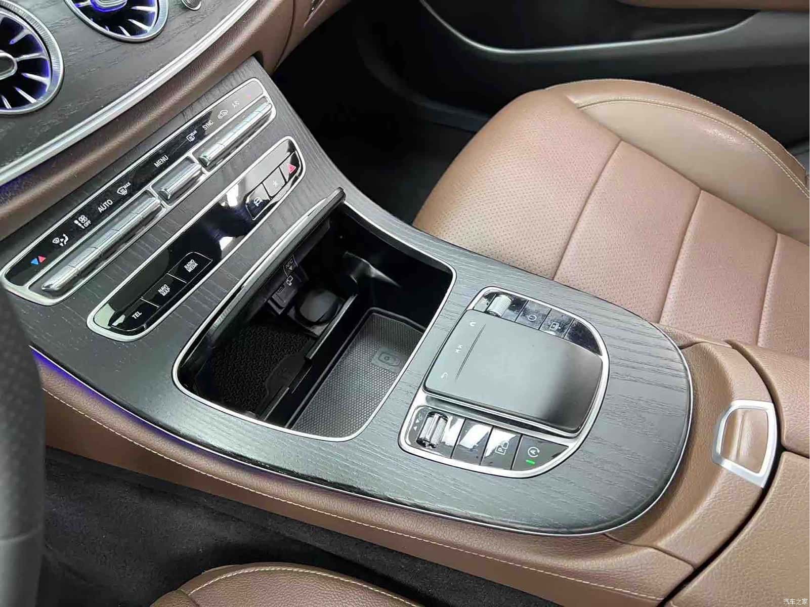Mercedes-Benz E-Class, 2023 25