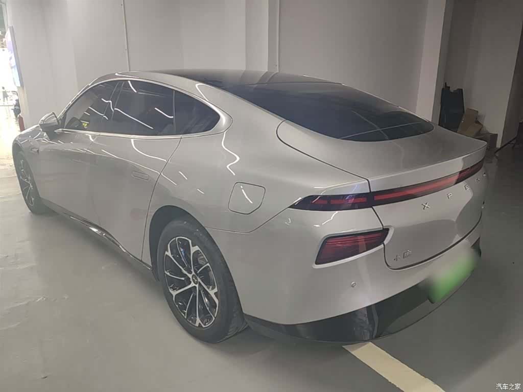 Xpeng P7, 2023 все фото
