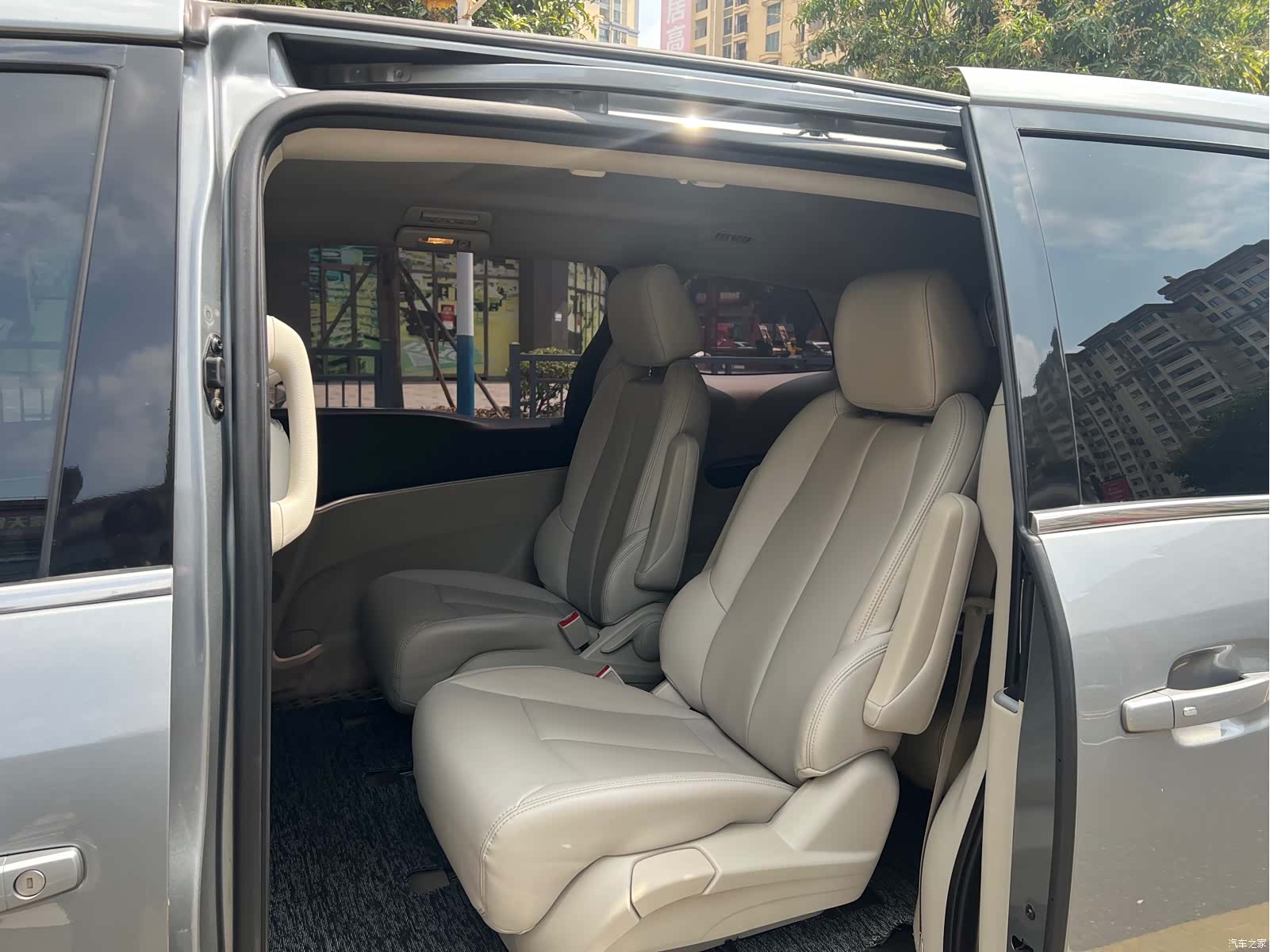 Buick GL8, 2022 9