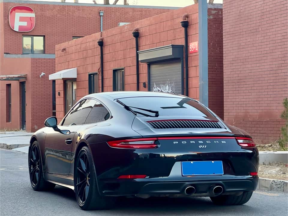 Porsche 911