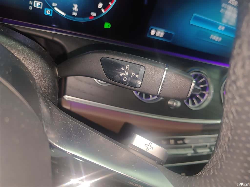 Mercedes-Benz E-Class, 2023 21