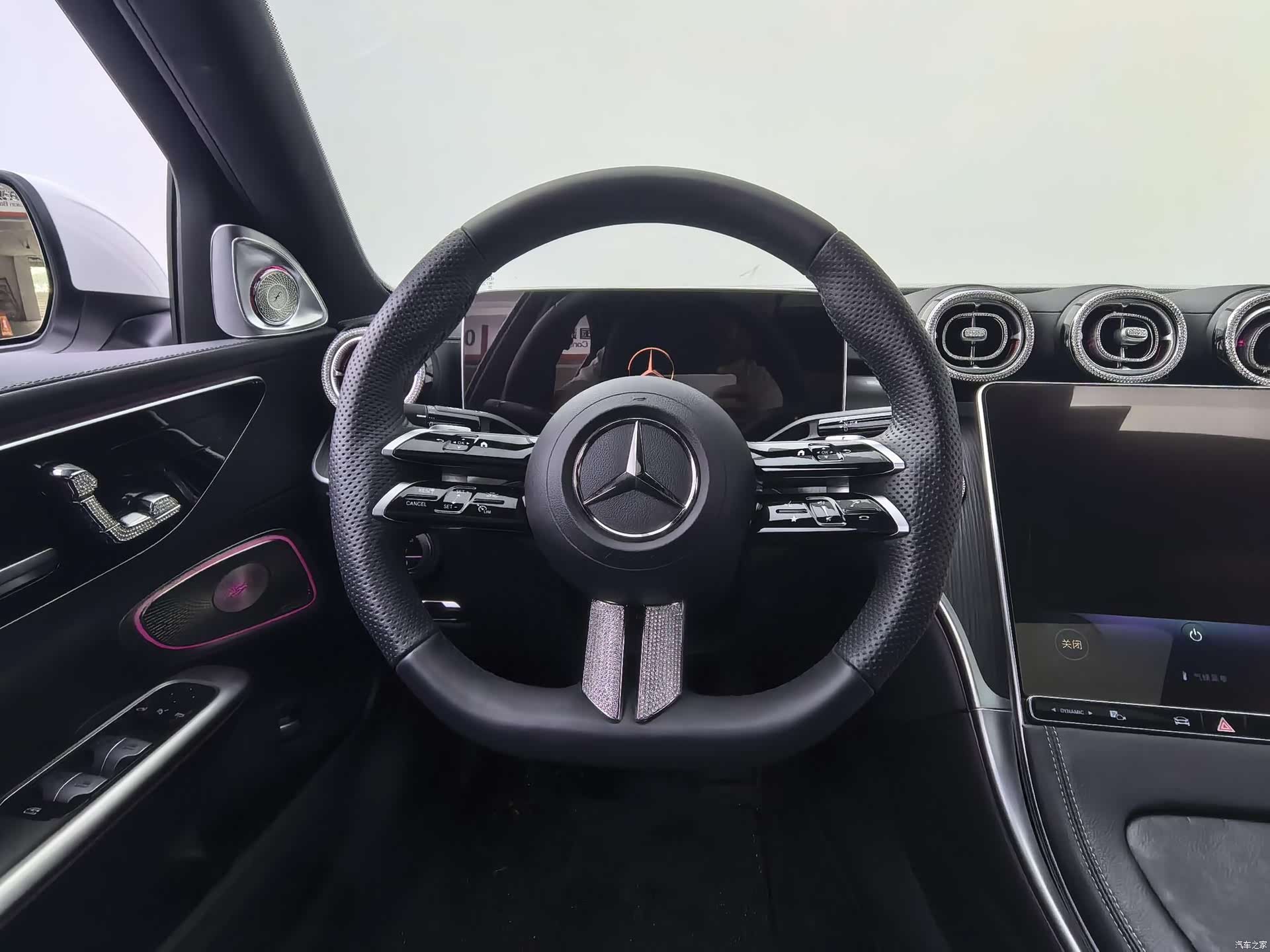 Mercedes-Benz C-Class, 2024 9