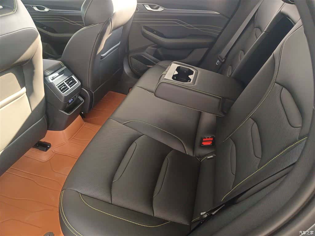 Geely Preface, 2024 13