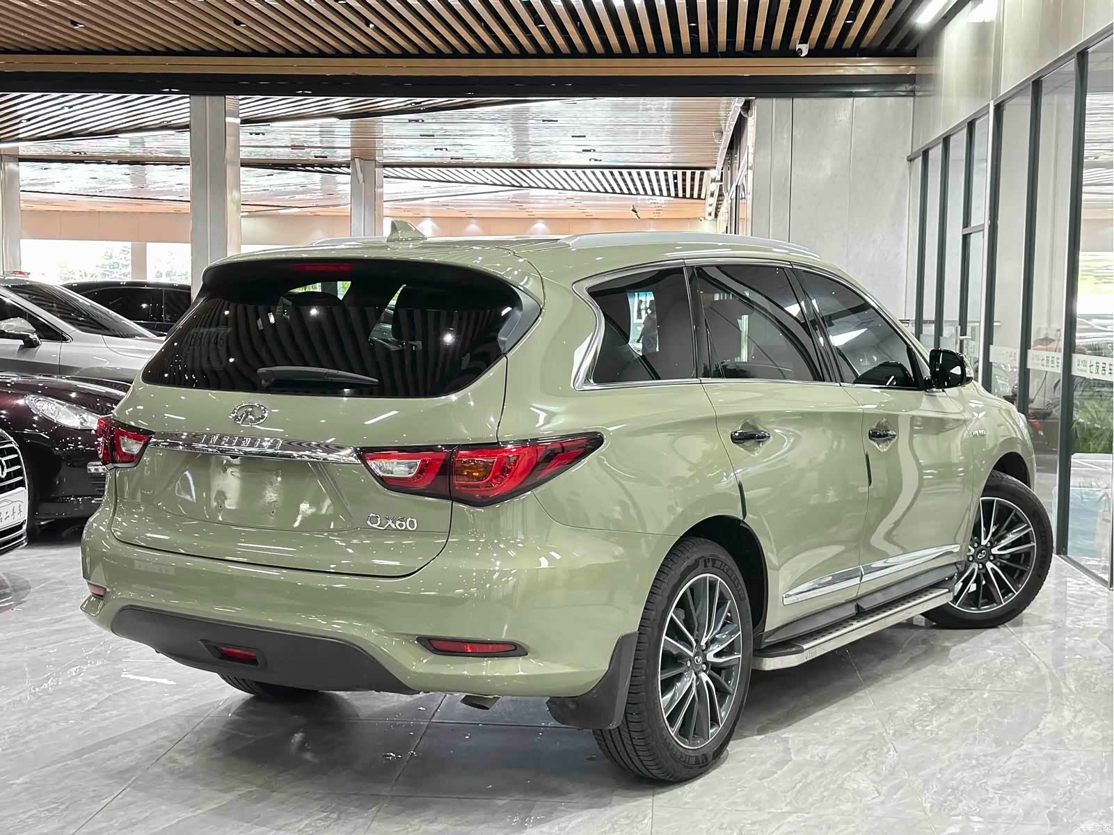 Infiniti QX60, 2017 4