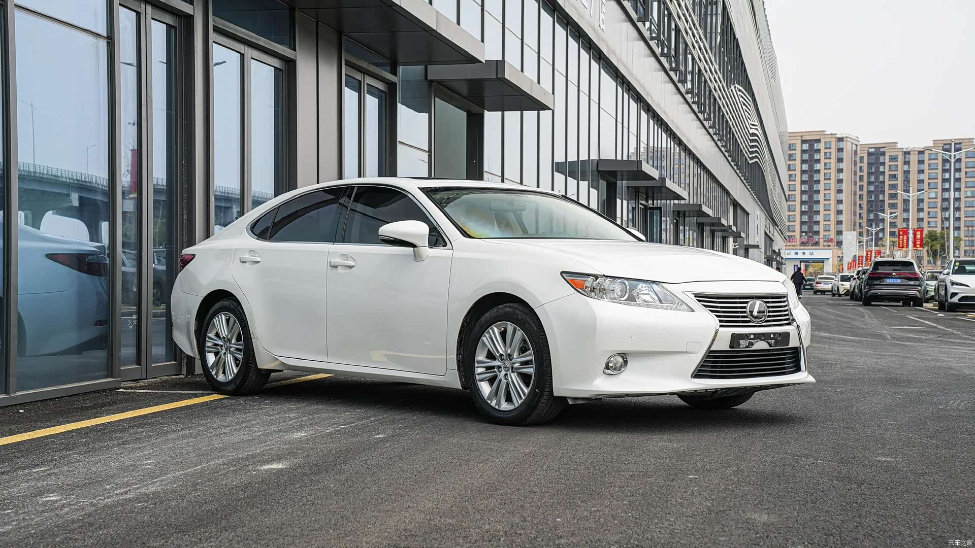 Lexus ES, 2013 3