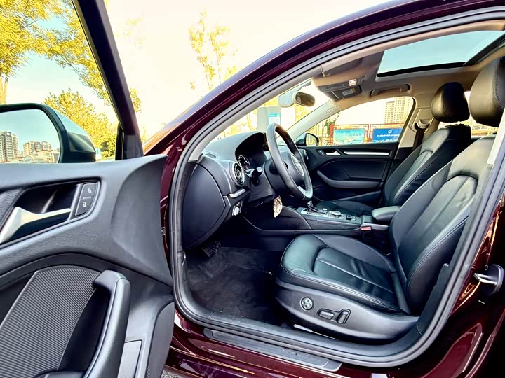 Audi A3 2015 Limousine 35 TFSI bai wan ji nian shu xiang xing