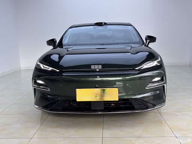 Geely 8, 2025 2