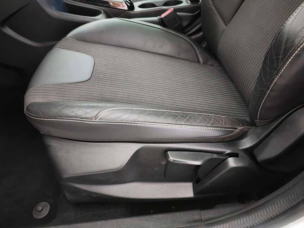Ford Focus, 2014 20