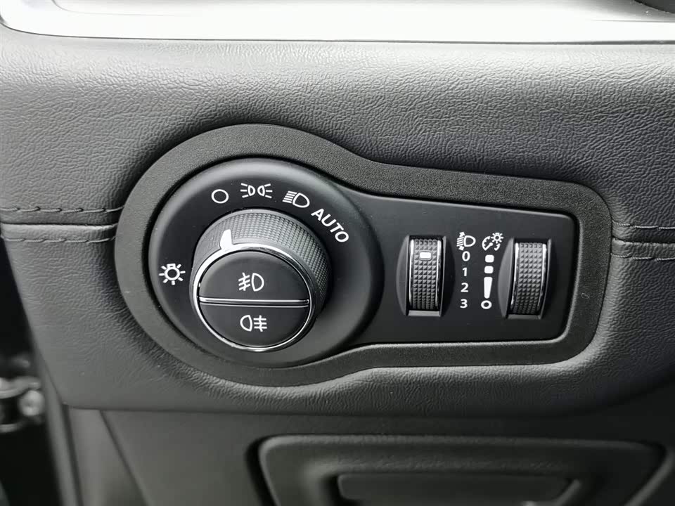 Jeep Grand Commander