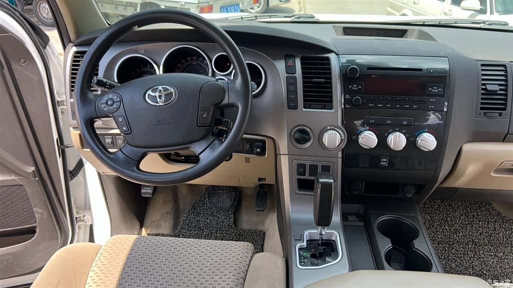 Toyota Tundra, 2012 10