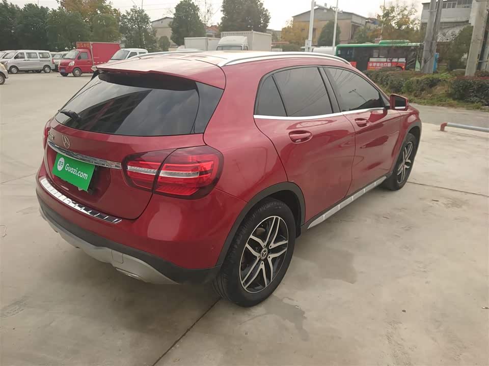 Mercedes-Benz GLA