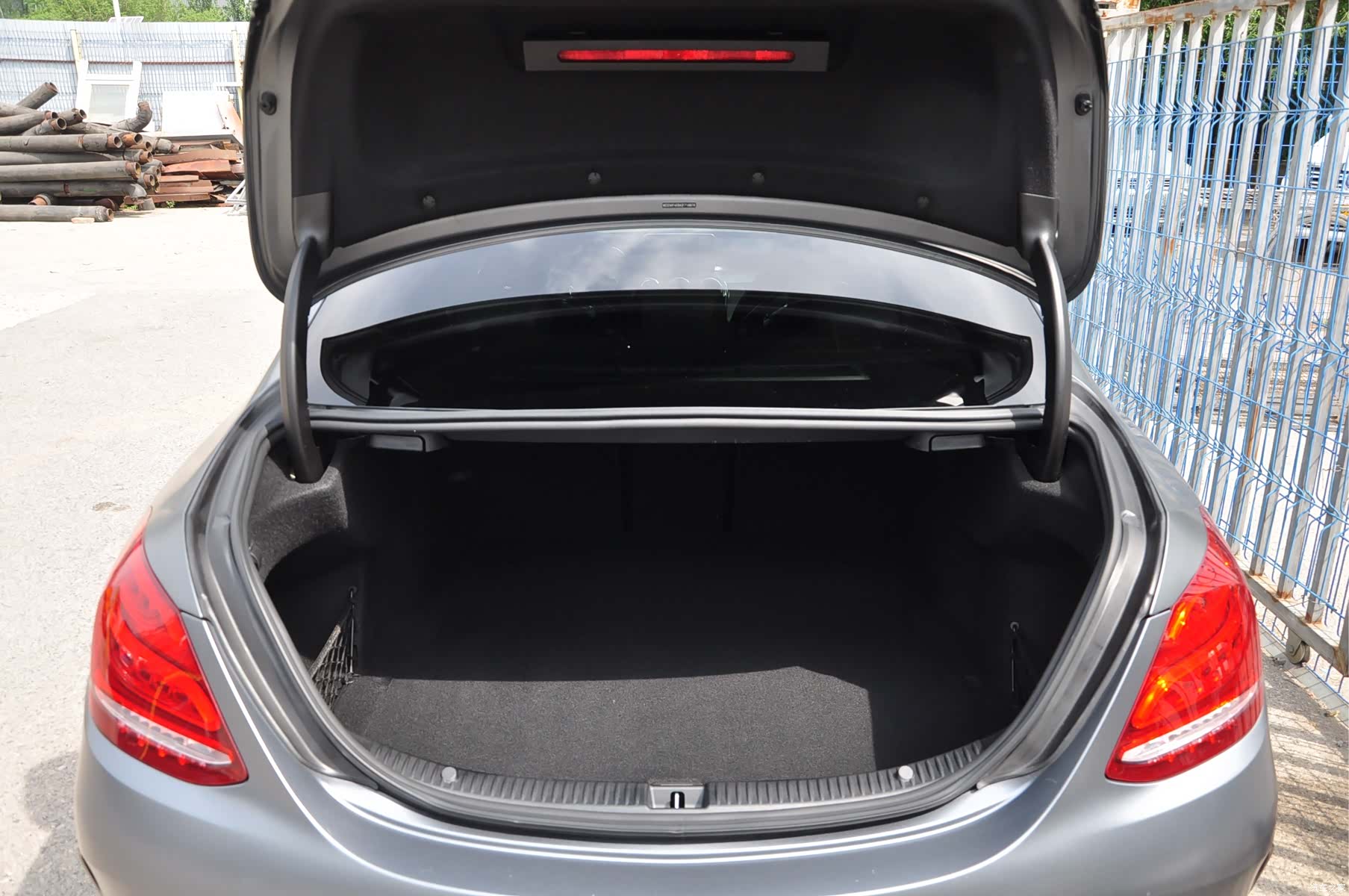 Mercedes-Benz C-Class, 2018 16