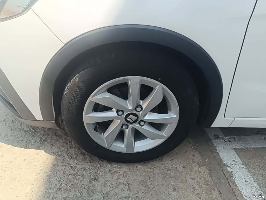 Wuling 310W, 2020 23