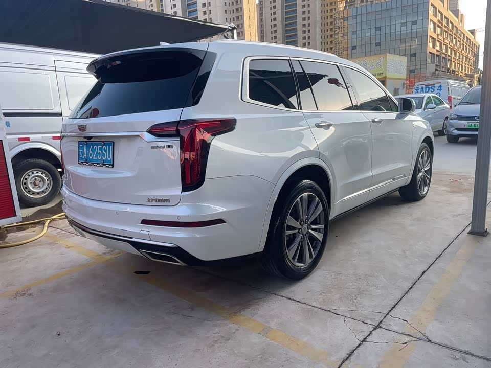 Cadillac XT6