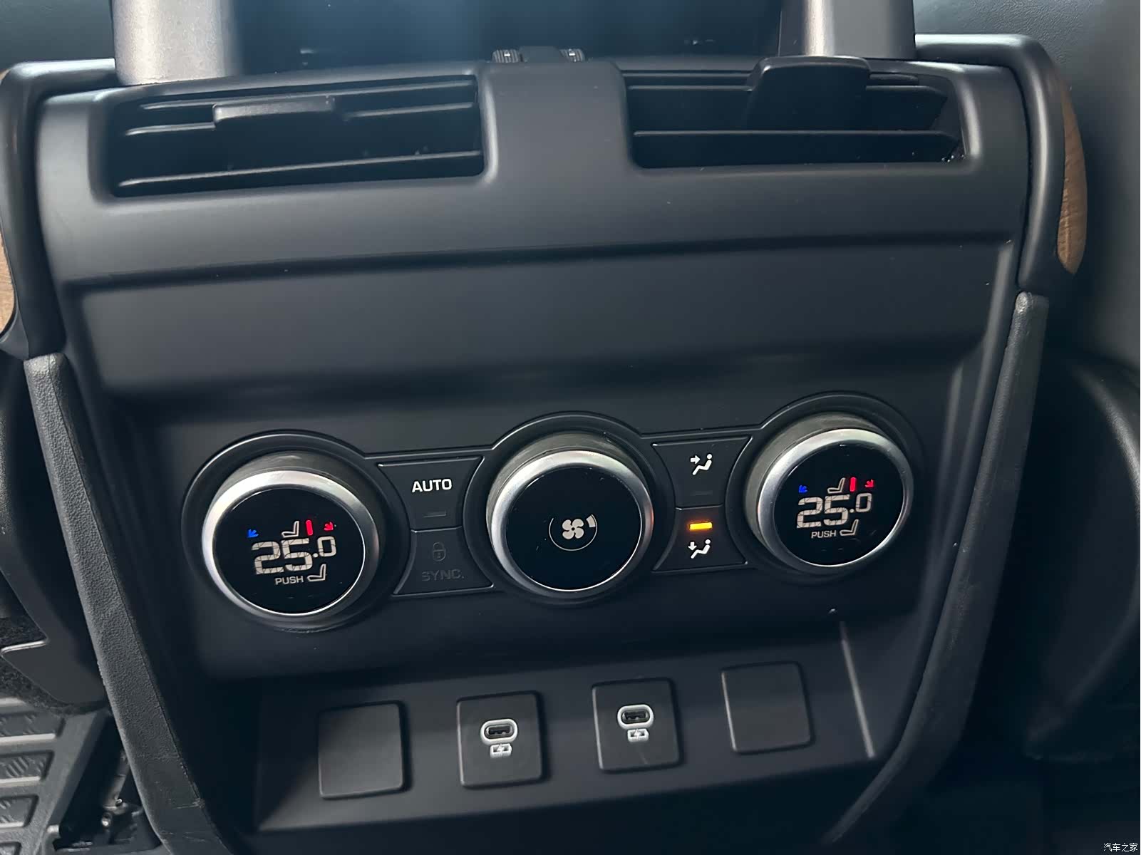 Land Rover Defender, 2022 17