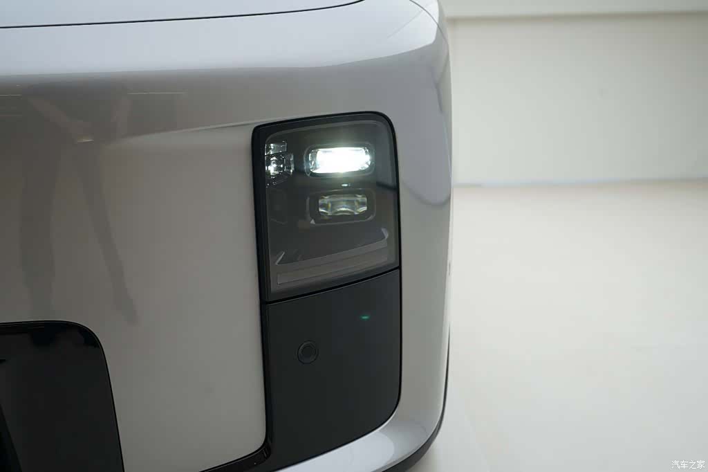 Li Auto i8, 2026 14