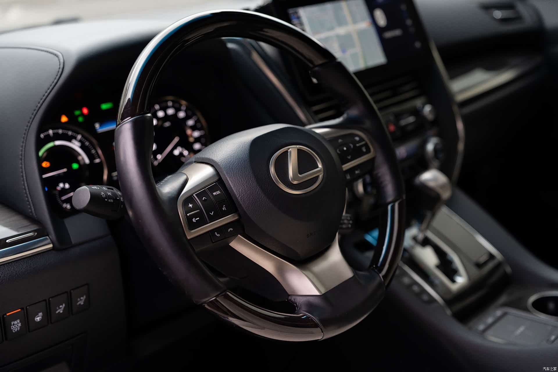 Lexus LM, 2023 6