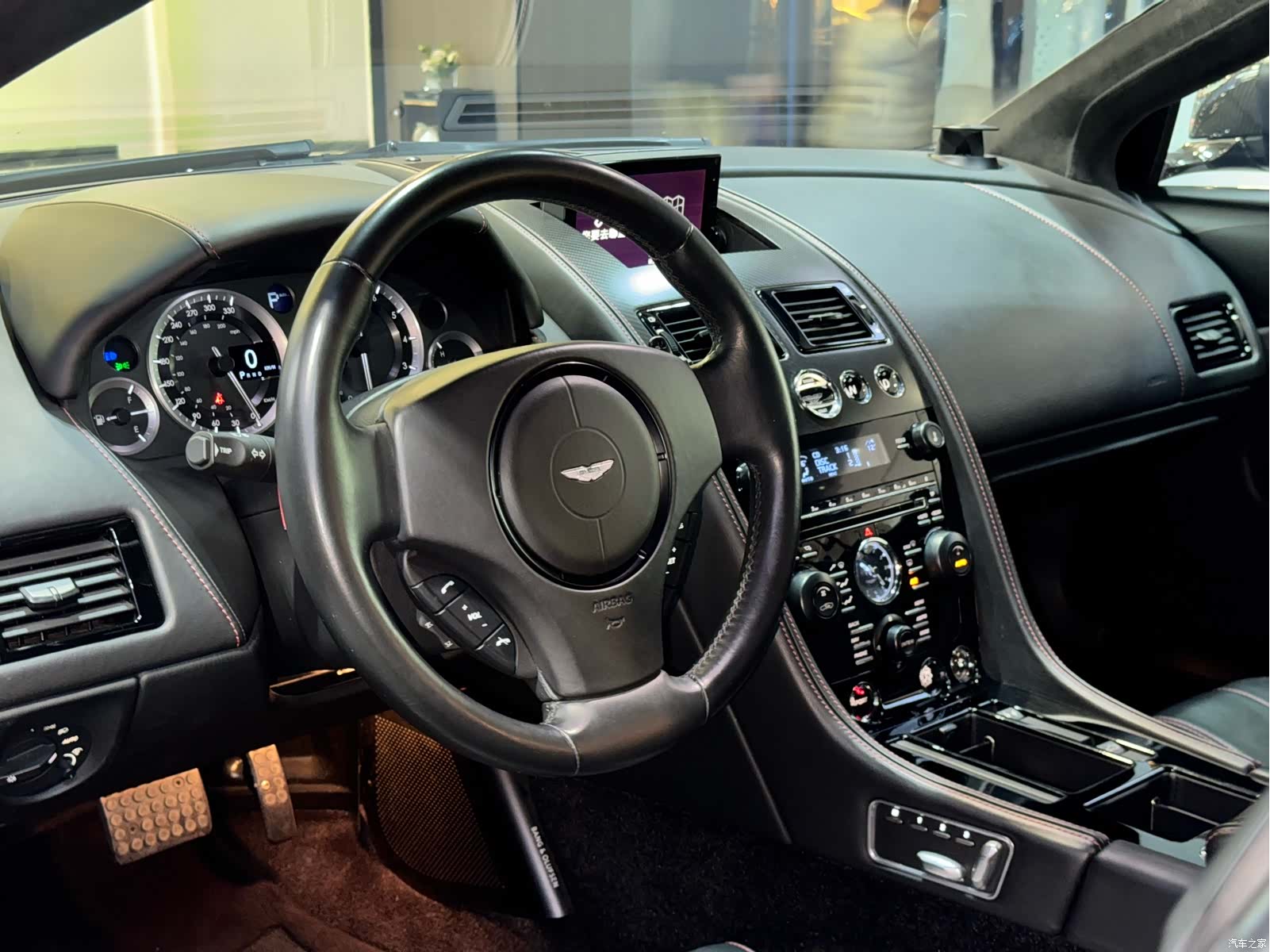 Aston Martin DB9, 2015 10