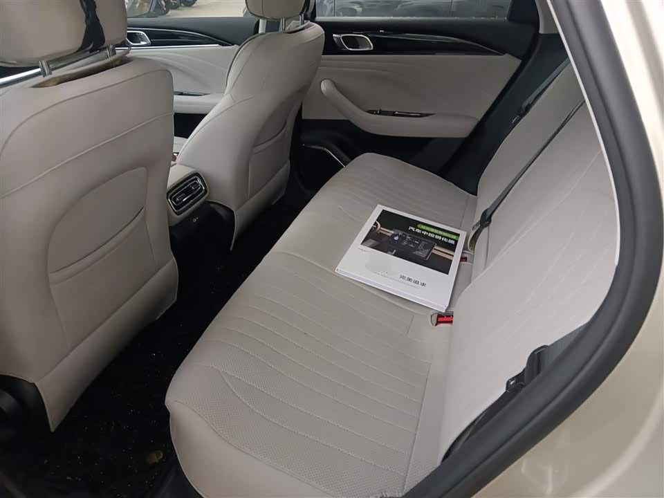 Geely Galaxy Galaxy Sparkle 6