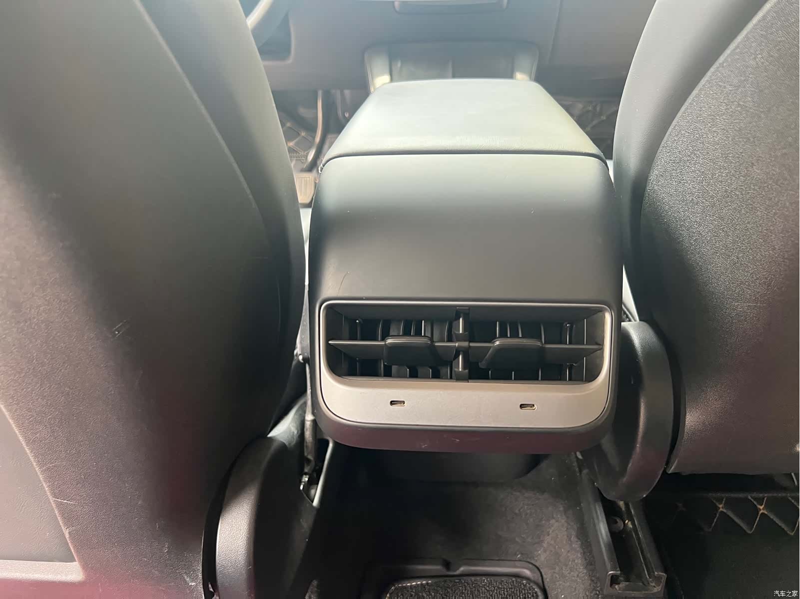 Tesla Model Y, 2022 20