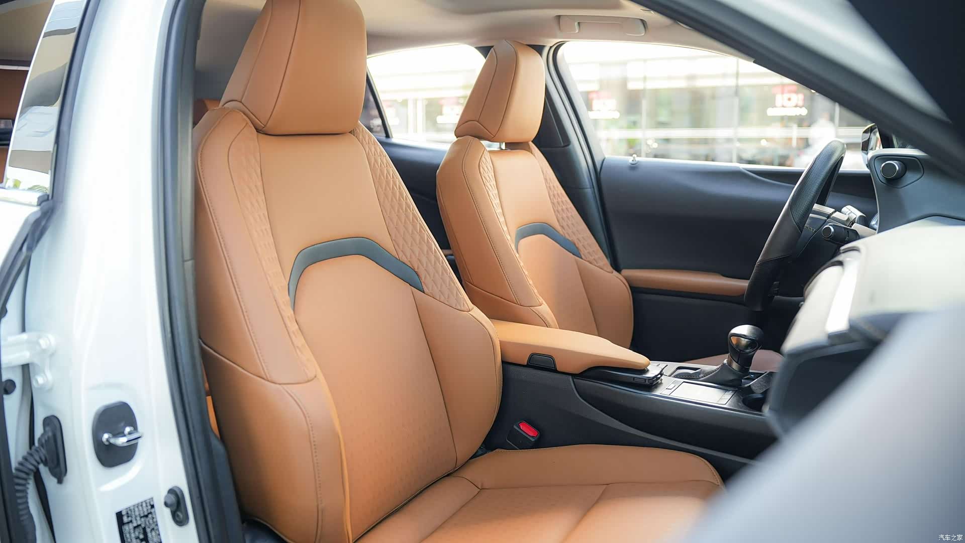 Lexus UX, 2021 12