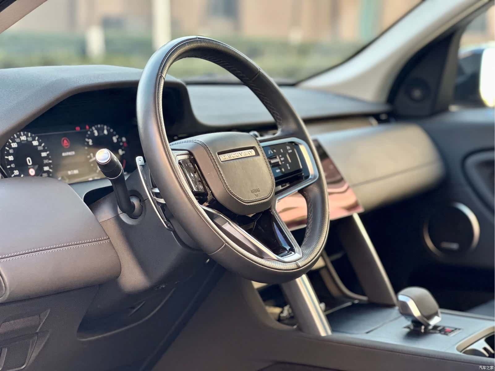 Land Rover Discovery, 2024 все фото