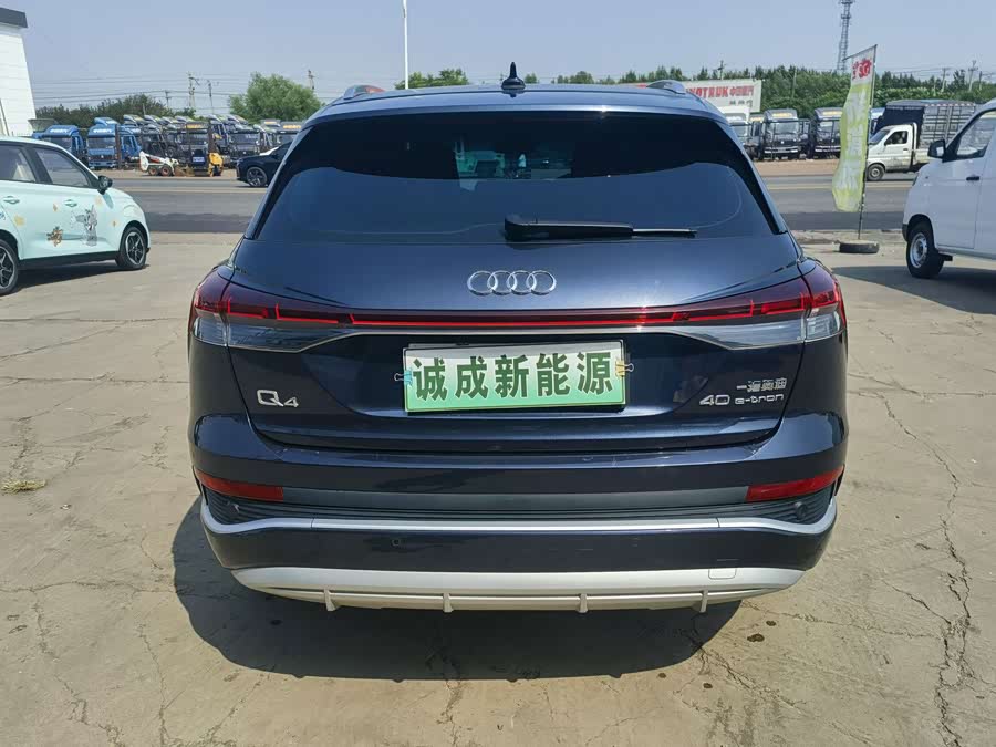 Audi Q4 e-tron 2024, фото 5