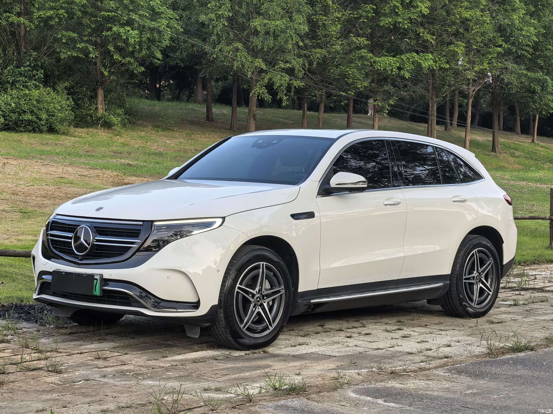 Mercedes-Benz EQC, 2022 1