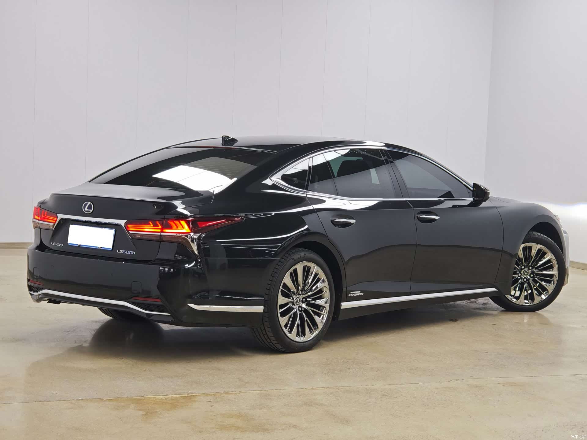 Lexus LS, 2018 4