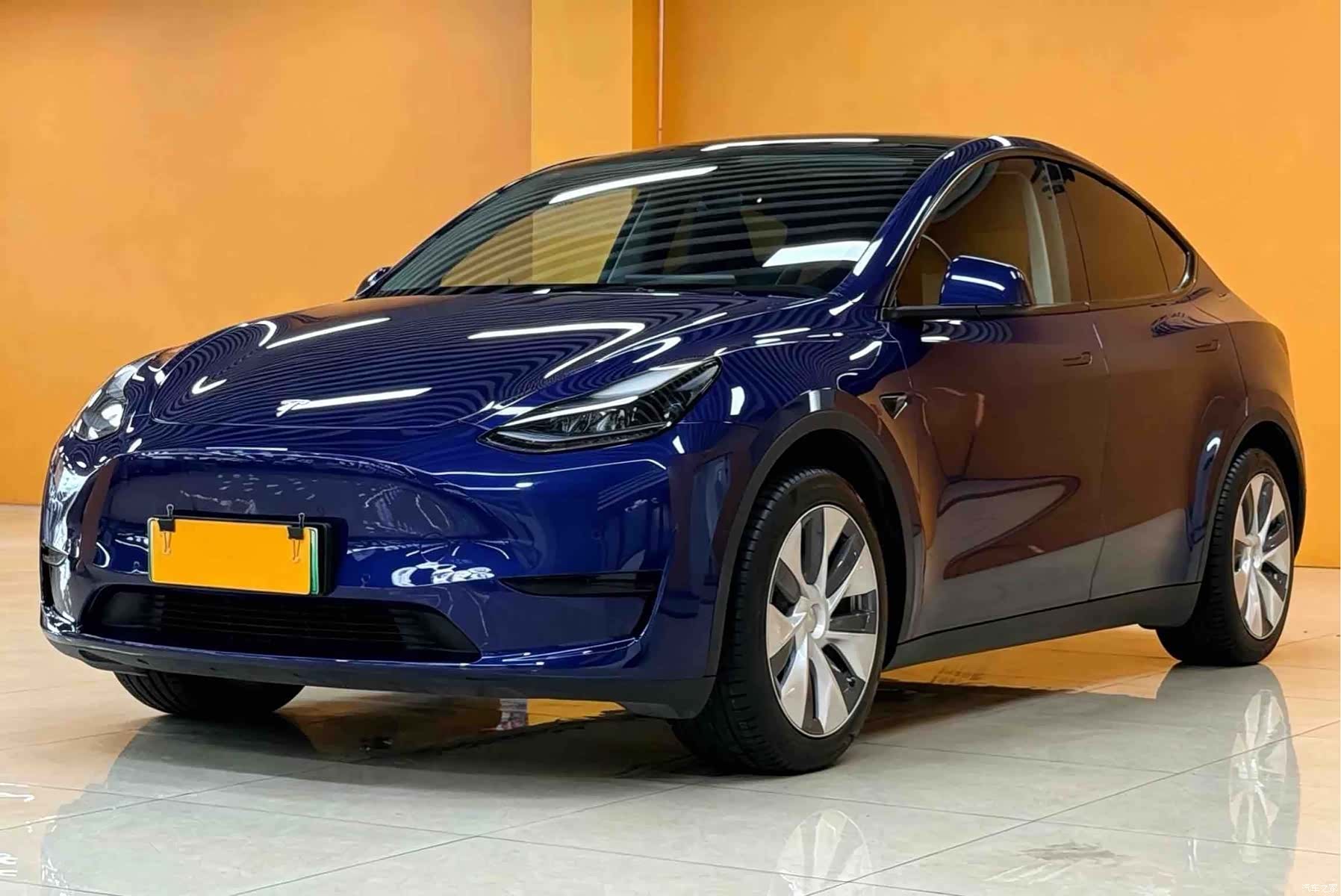 Tesla Model Y, 2023 1