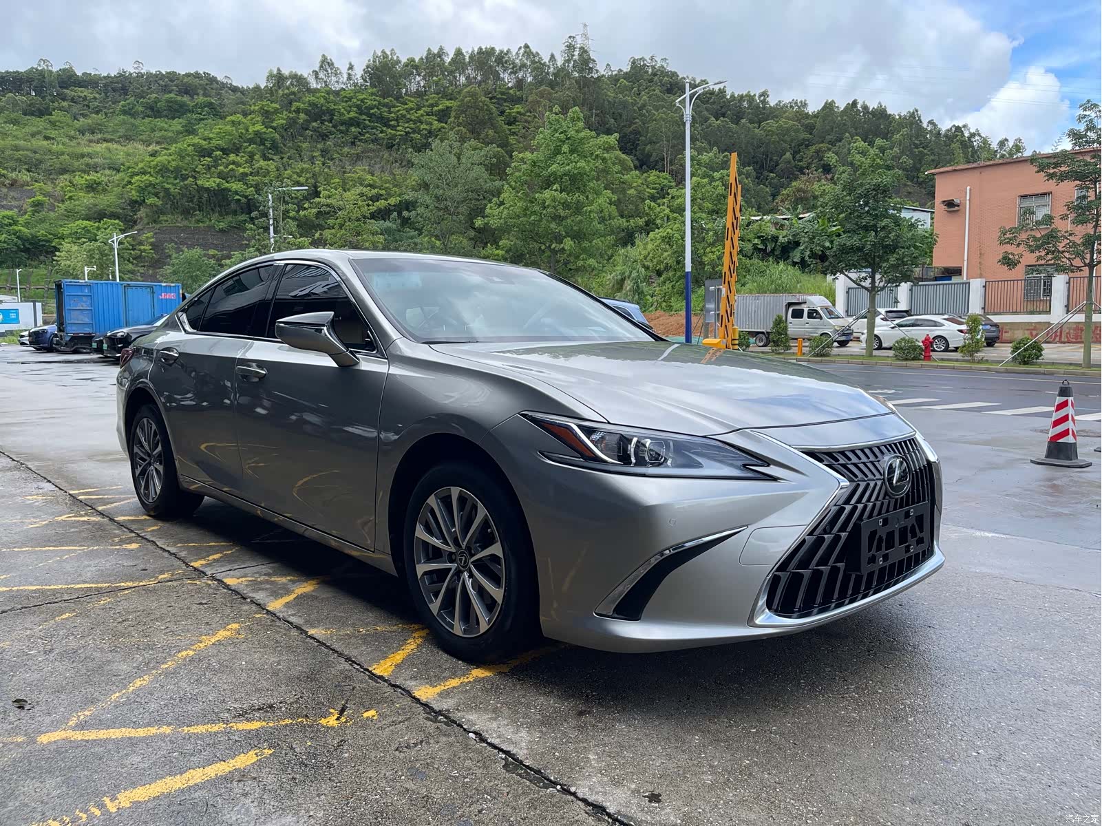 Lexus ES, 2023 3