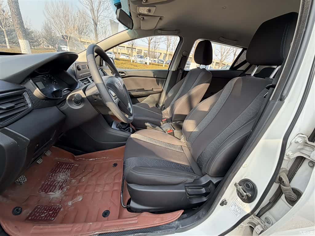 Wuling 310, 2019 17