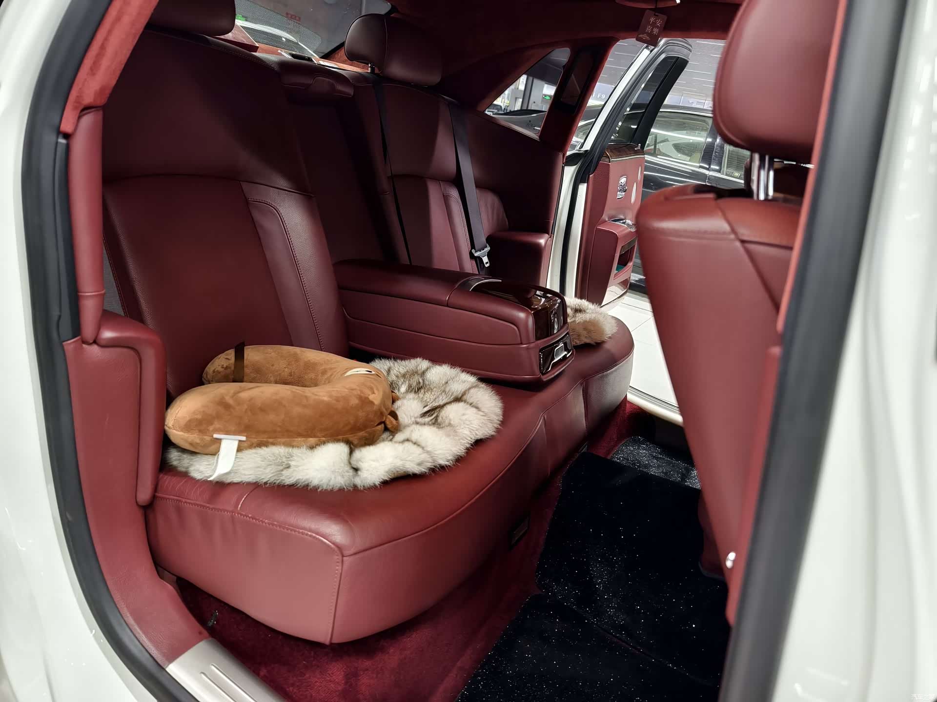 Rolls-Royce Ghost, 2011 10