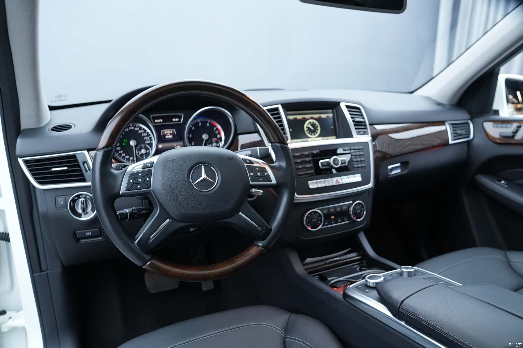 Mercedes-Benz M-Class, 2015 все фото