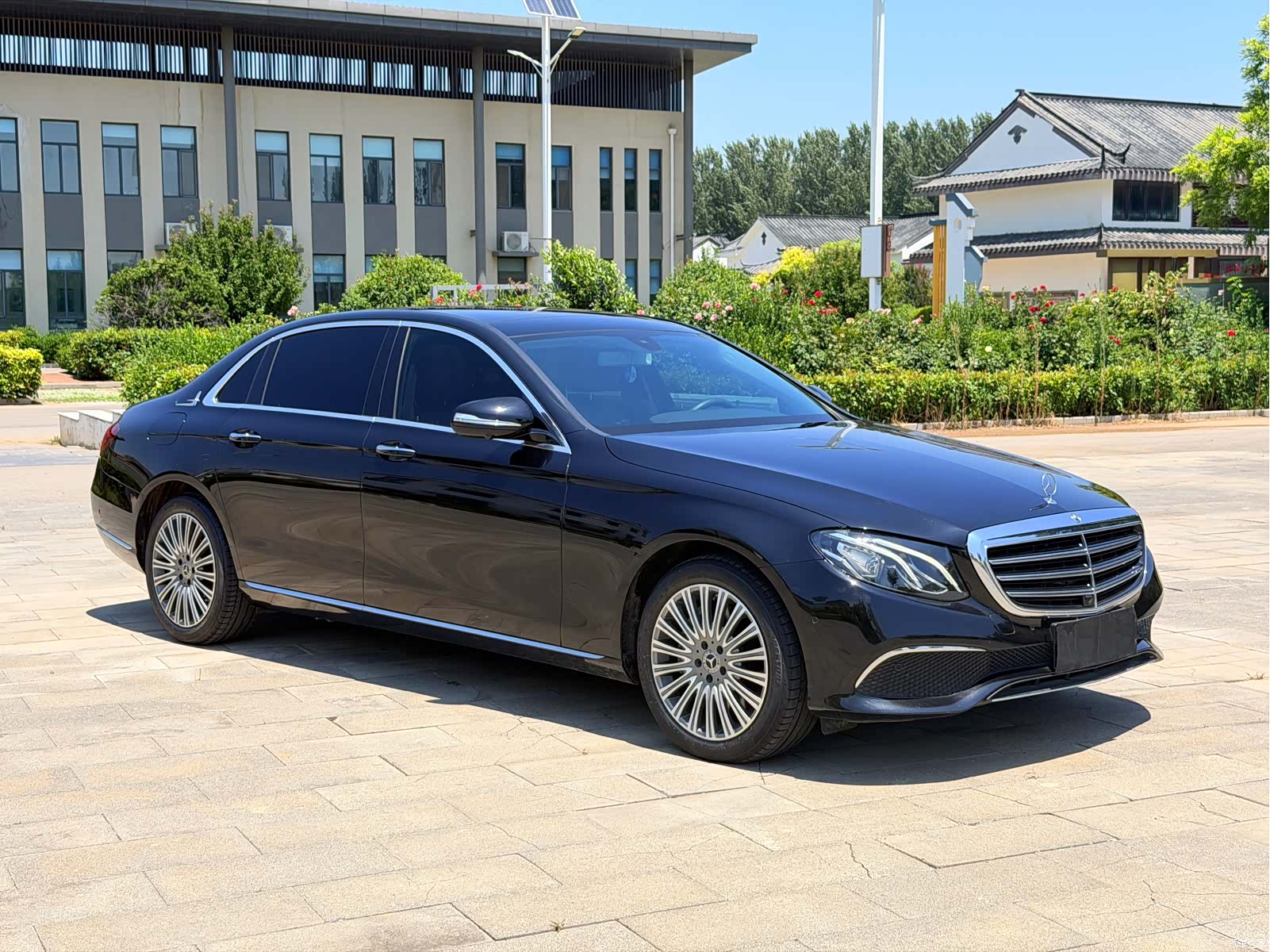 Mercedes-Benz E-Class, 2020 3