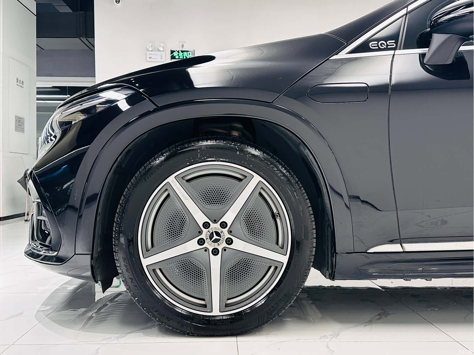 Mercedes-Benz EQS, 2023 10