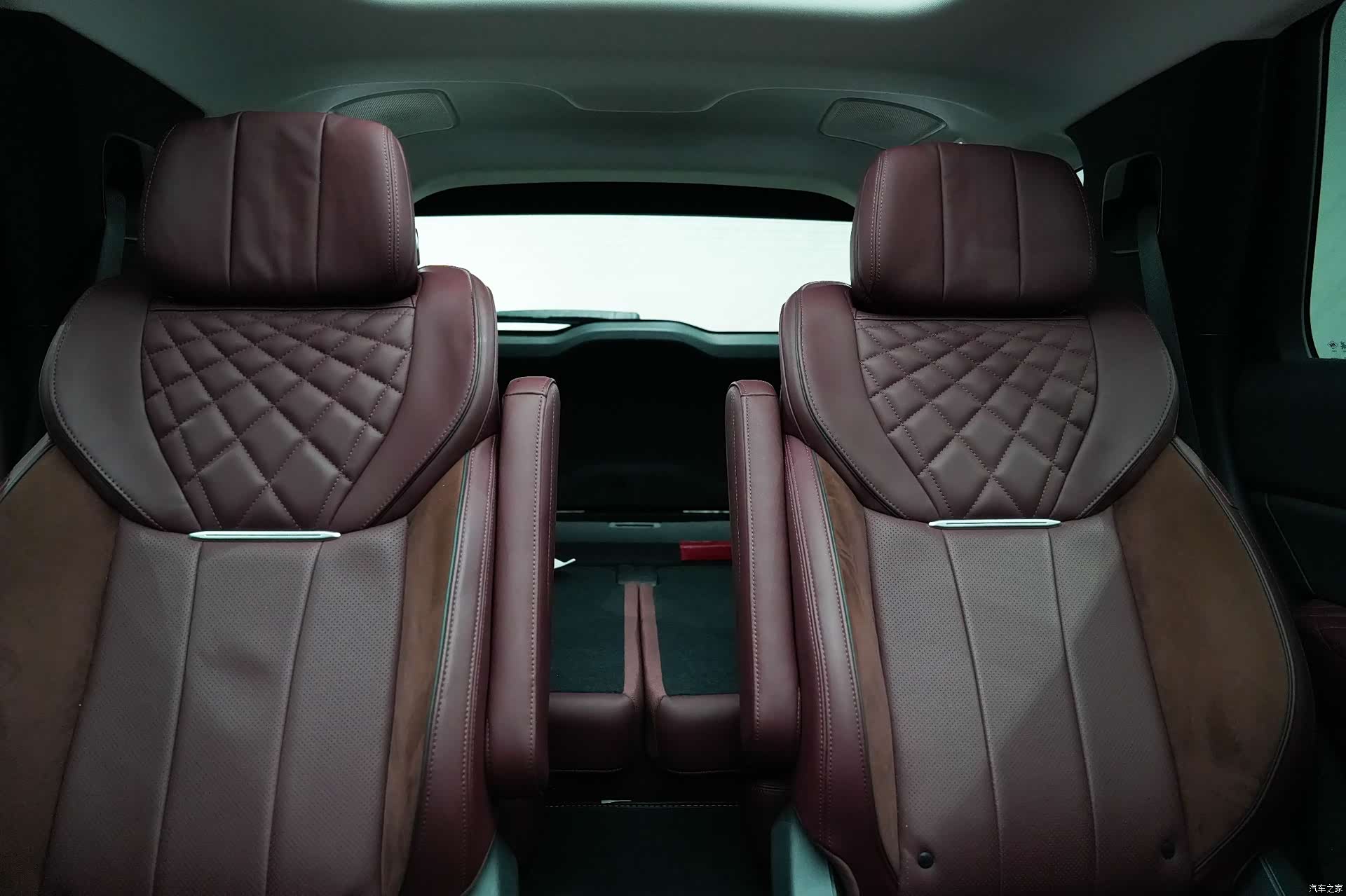 Hongqi E-HS9, 2022 28