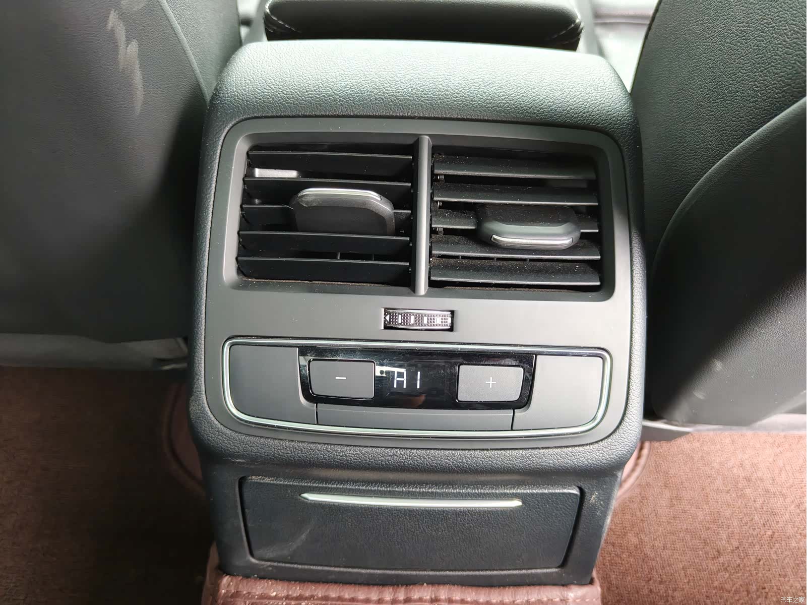Audi A4L, 2024 14
