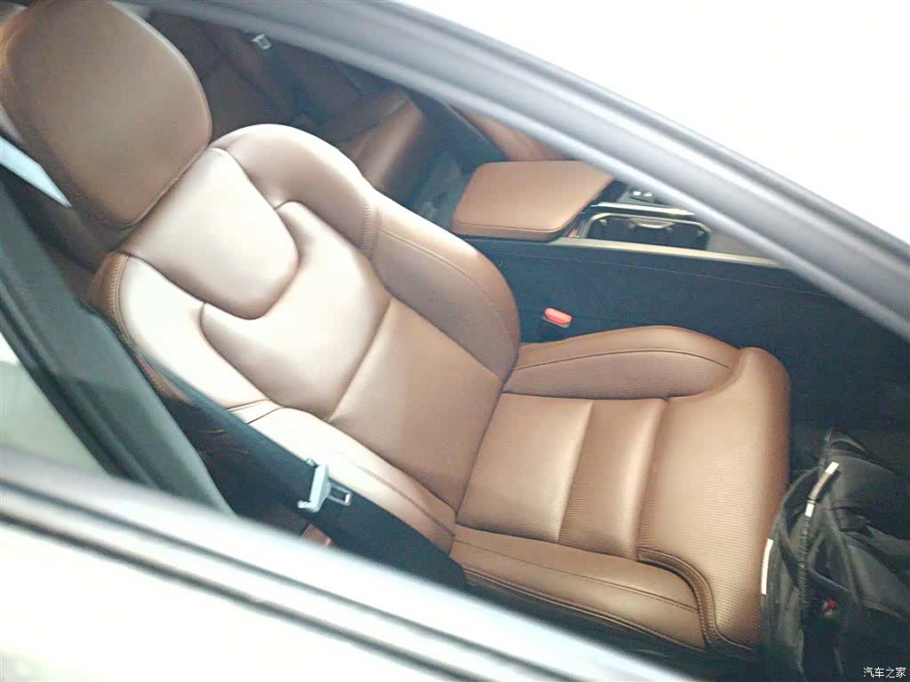 Volvo XC60, 2024 25
