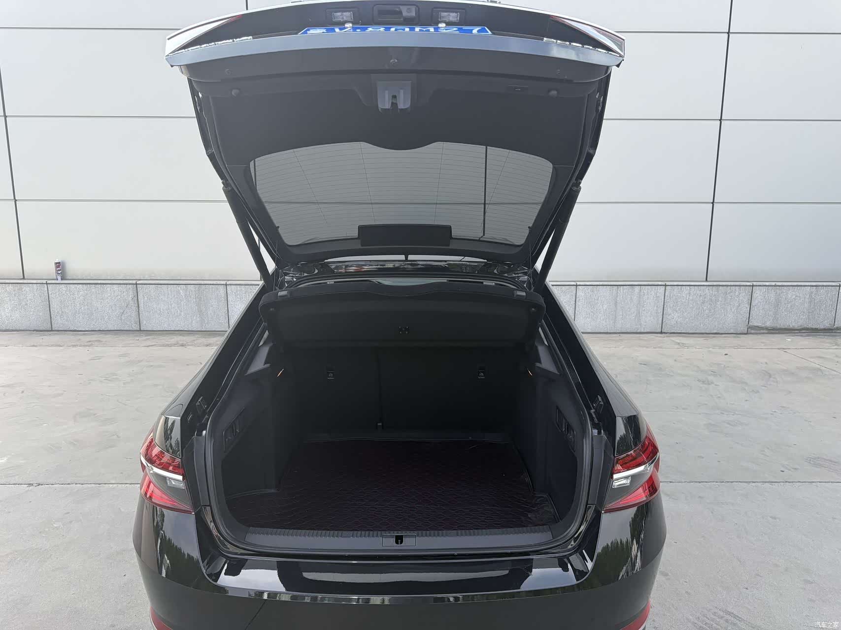 Skoda Superb, 2023 7