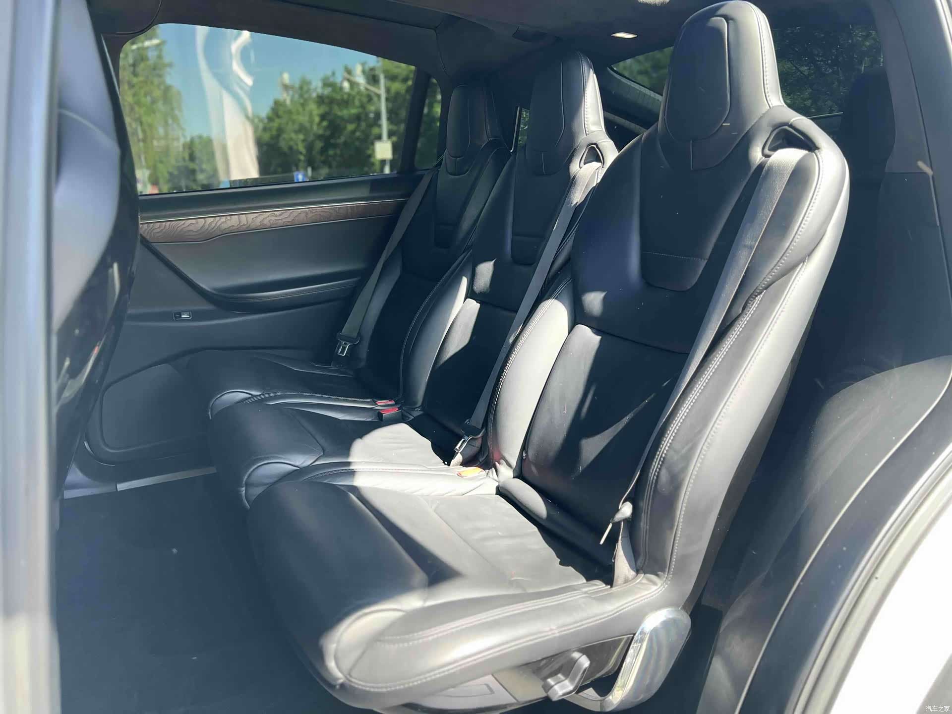 Tesla Model X, 2017 23