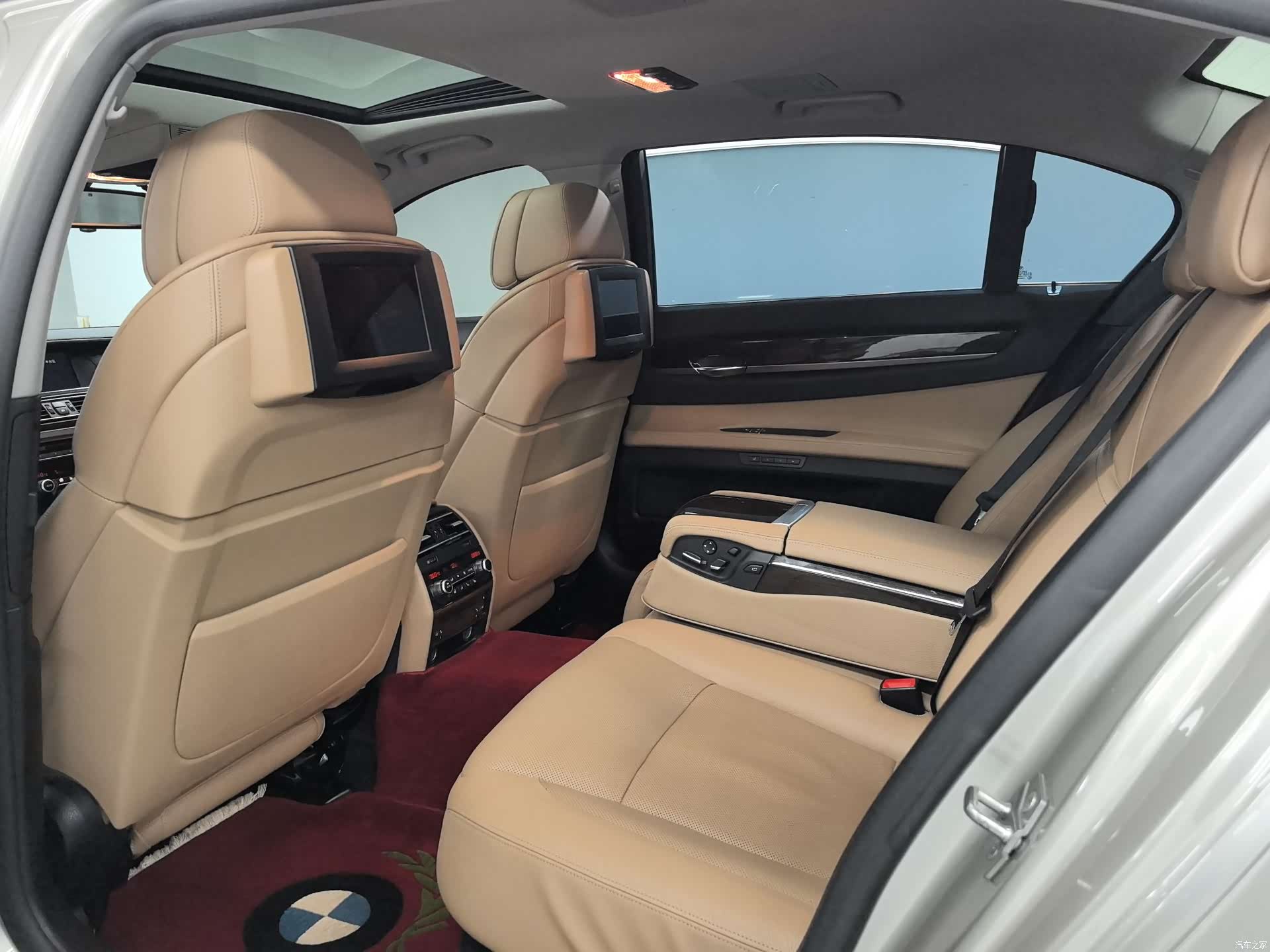 BMW 7 Series, 2011 7